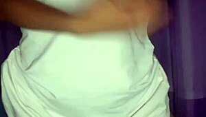 I, the naughty latina, am showing off my masturbation on video call