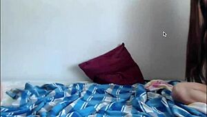 哇，两个性感18+少女热辣三人舔逼！