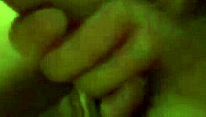 Jeune Française Se Fait Prendre Salement Chez Elle en Mode Brut