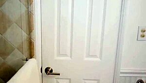 哦天哪，这继母鸡巴吸得超猛？