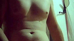 sina malvako me masturbo desnudo al salir de la ducha, feelin sexy and horny after that shower