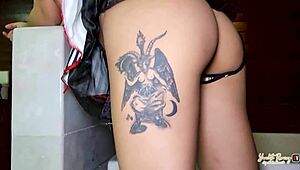 拉丁女优辣妹跳蛋扩张屁眼被狠操！