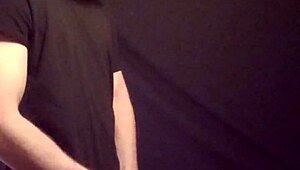 I'm a gay man jerking off my cock