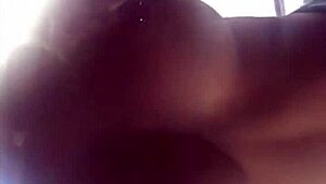 美艳金发夹乳头夹猛逗大奶高潮喷