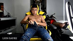 Ghost in my room throws the lamp away