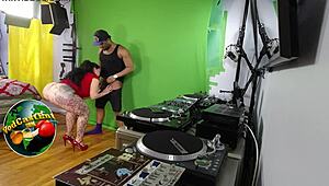 Queen Rogue Kneels for BBC Blowjob Action