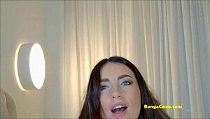 i'm watching this naughty brunette on bongacams, she fucks her shaved pussy live and squirts an orgasm everywhere.
