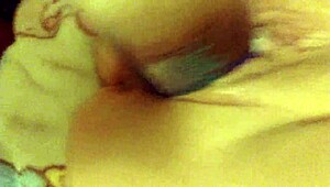 look at that amazing pussy gaping and squirting all over the place