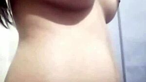 Mature Venezuelan Latina Performs Webcam Show