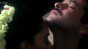 Anil Kapoor and Madhuri Share a Romantic Kissing Scene 😘