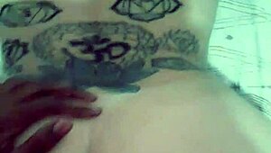 Neg�o gostoso me fudeu em casa, interracial e gostoso