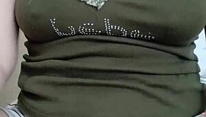 Beautiful girl dances live on Bigo with amazing moves 😊