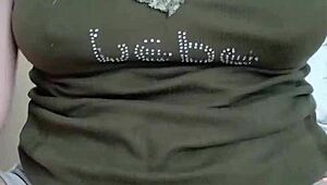 美女Bigo直播热舞超性感动作😊