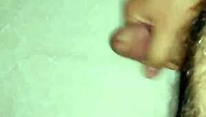 史密斯先生专注撸管自慰特写过程