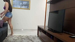 Juliana Bonde Provokes Cable Technician with Seductive Teasing