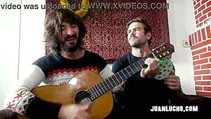 Muscular Bodybuilder Tattoos His Way To Intense Christmas Orgasm With Solo Wank