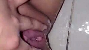 Every time I bathe, I intensely masturbate, addicted to sex and squirting as an amateur