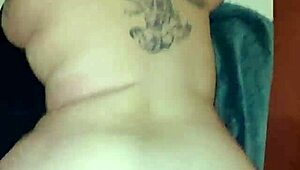 rubia se la traga toda y se viene a chorros con deepthroat