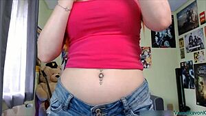 漂亮巨乳妹直播乳沟和粉丝聊天