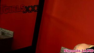 Bathing shemale solo pleasures herself with jerking off 😏