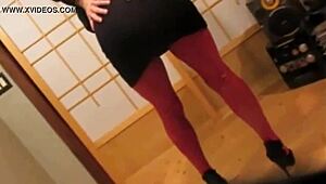 omg elena’s striptease got me all hot n bothered