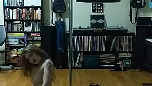 hey, curvy babe strips on dark pole with tattoos! 😈