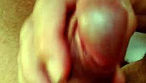 amateur portuguese flasher masturbates for valeria