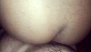 Gordinha casada fode com personal no primeiro dia de treino na academia?