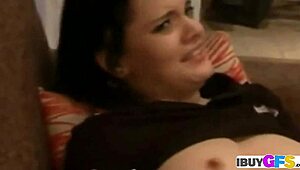 Hot brunette masturbating big tits?