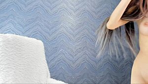 Intriguing Japanese Babe on Webcam Show