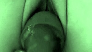 Danielle Roy和Snoopy88：性感野妹打飞机玩玩具