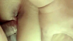 Follando profundo a la puta de mi sobrina latina teen con pequeño culo
