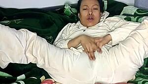 Blue Amateur Kicks Off Day with Intense Solo Squirt