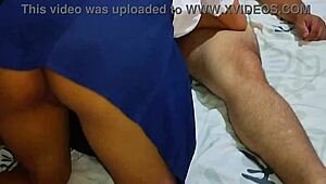 esta es mi alumna latina mas callada, me ayudas a hacerla gemir eh