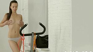 Bold Hotty Likes Fucking Rough