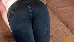 Boyfriend gives sensual pounding to sexy girl after sweet walk