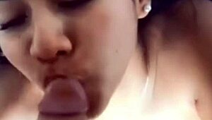 Me Corro En La Garganta Profunda De La Chupona