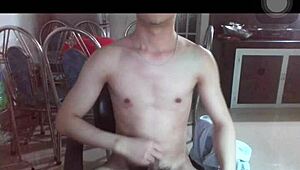 Top dom chats with cute guy for some sexy fun online.