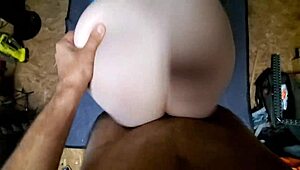 店里近距离猛干她骚逼