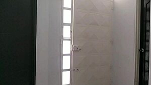 me siento muy sola quiero que me chupen el co�o no importa quien sea voy a seducir al plomero para que me folle