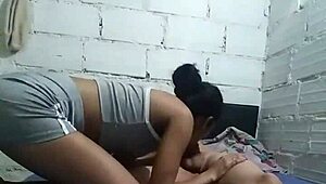 Cuando Mi Hermanastra Esta Solo En La Casa Yo Aprovecho Para Capable El Pene Bien Rico