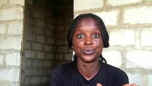 疯骚货现在正为粉丝狂野直播脱衣舞