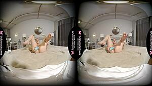 solo brunette amanda clarke masturbates in vr