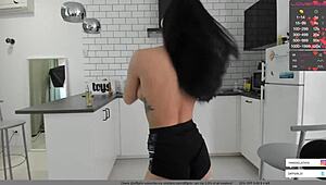 diffgirls cute girl dance and show her body