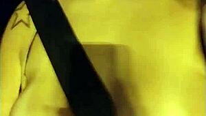 Mostrando Peitos no Trânsito de São Paulo