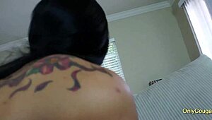 Sexy Maryjean Grinds Her Big Booty on a Phat Cock