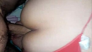 嫂子独处时吸我的大鸡巴