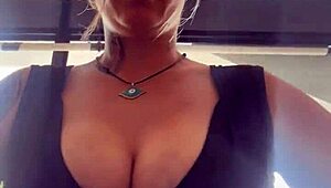 treinando na academia meus peitos pulou pra fora e fiquei tao excitada que molhei tudo