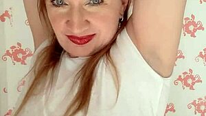 Mariaold shakes her huge bouncing tits for everyone to see