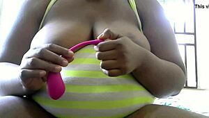 watch this sexy ebony girl on webcam, teasing with her body